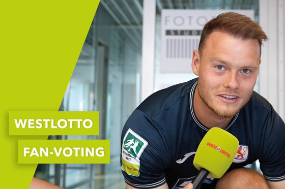 Ein Fußballspieler des Wuppertaler SV mit WestLotto-Mikrofon | WestLotto Fan-Voting